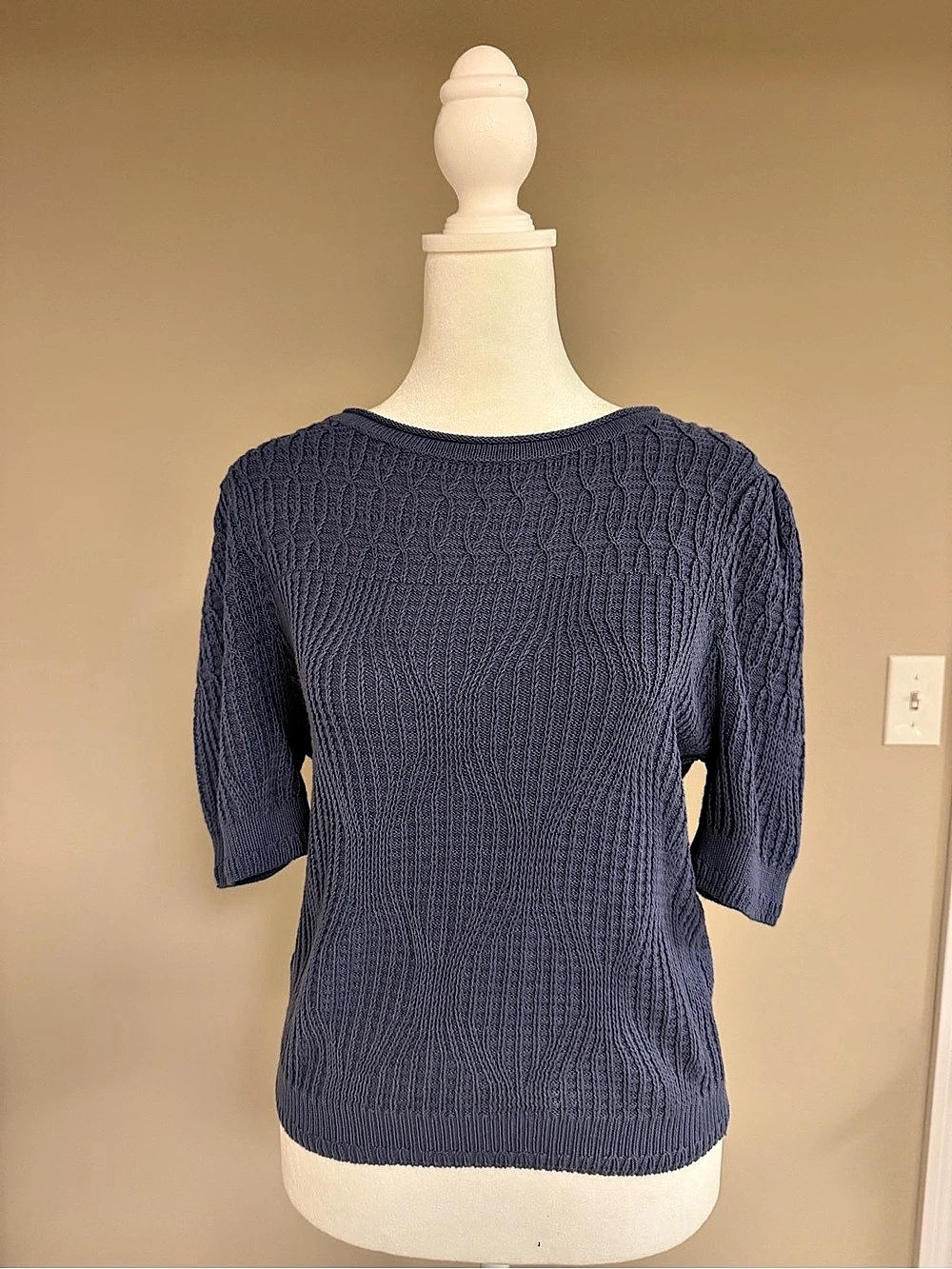 White House, Black market Textured Knit Crewneck Sweater in Blue Like New
